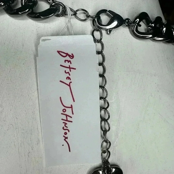 Betsy Johnson Christmas Holiday sparkly red pave crystals bows necklace. - Picture 8 of 10